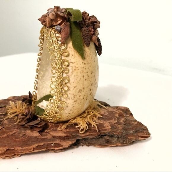 Vintage Handcrafted Egg Diorama Christmas Nativity Scene On Driftwood - Picture 4 of 10